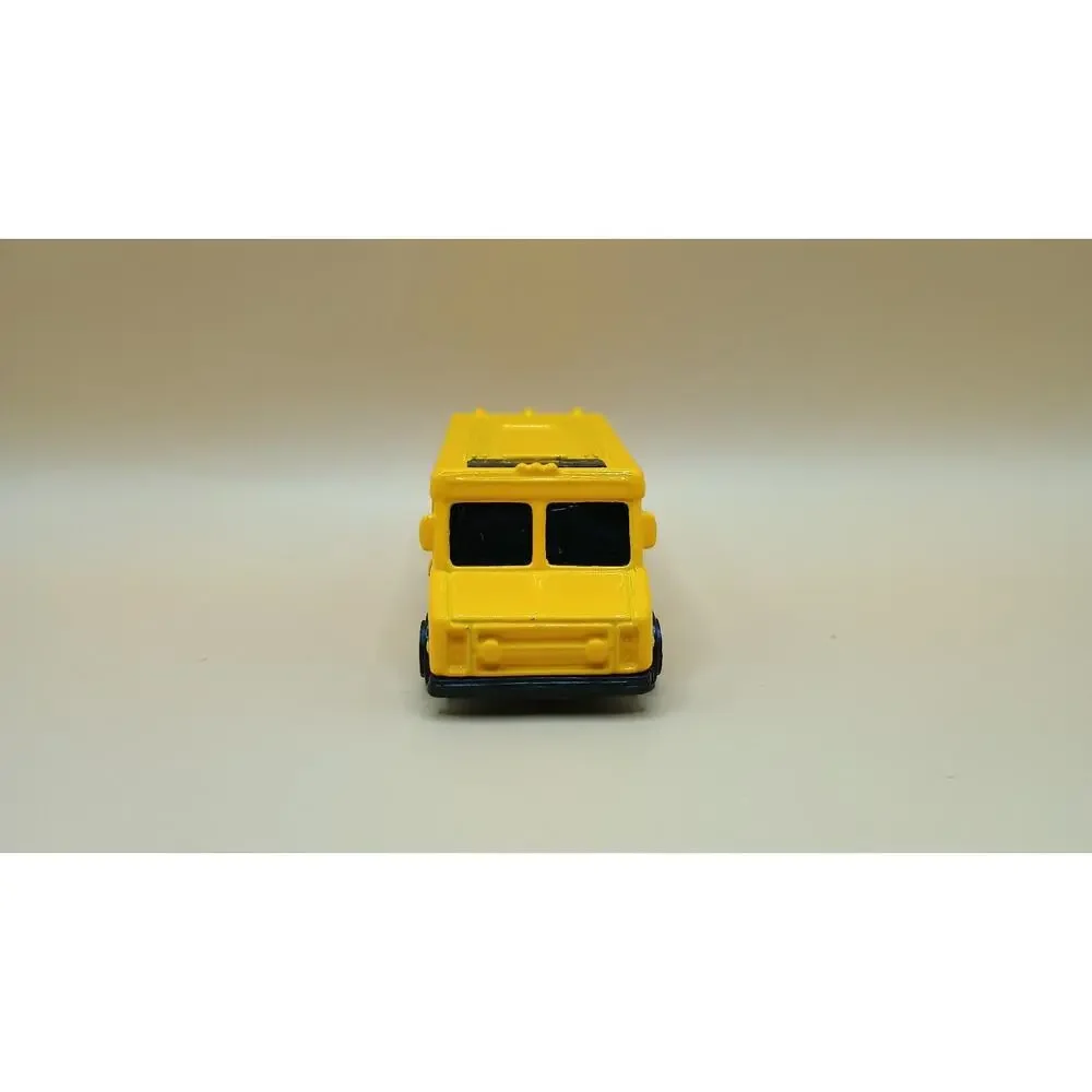 MAISTO 2013 USA ADVENTURE WHEELS EXTREME VERTICAL TRUCK 1/64